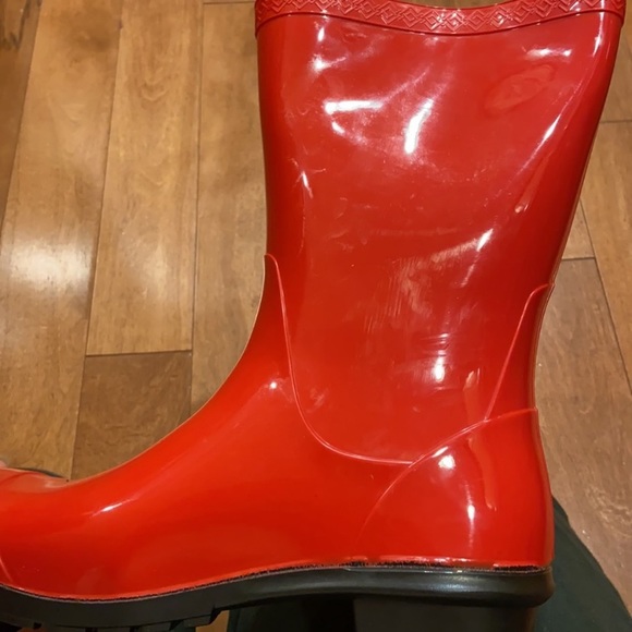 UGG RAIN BOOTS - Picture 8 of 8